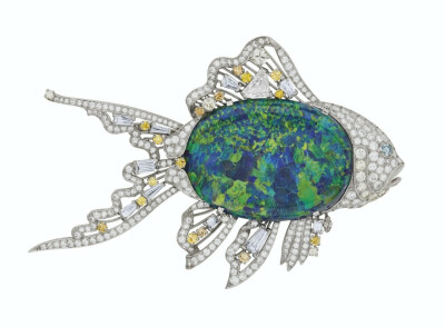 Fish 胸针，by Van Cleef & Arpels