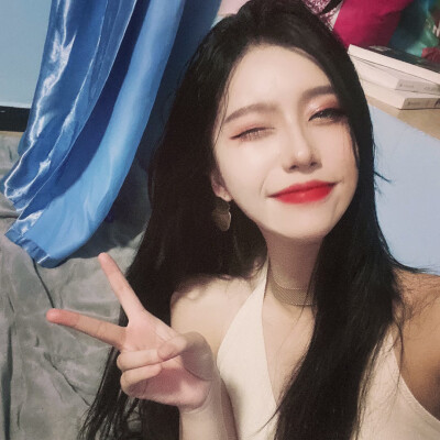 女头
诗梦瑶自截