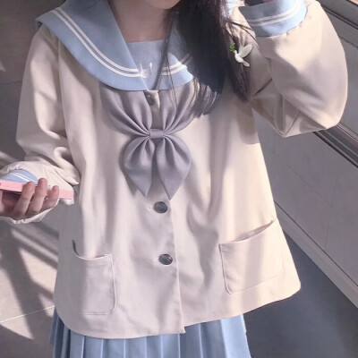 穿JK制服de女头。