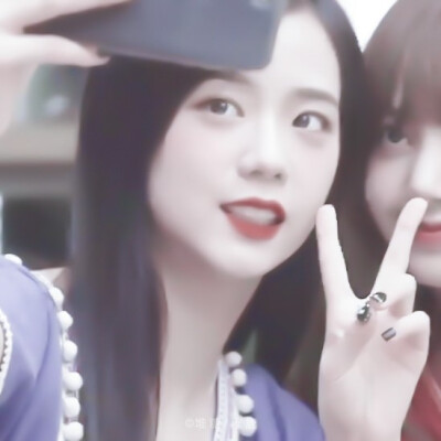 JISOO/LISA
/程鹿