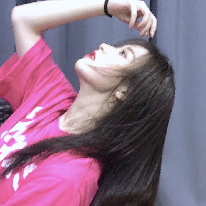 网图女/沈清九。