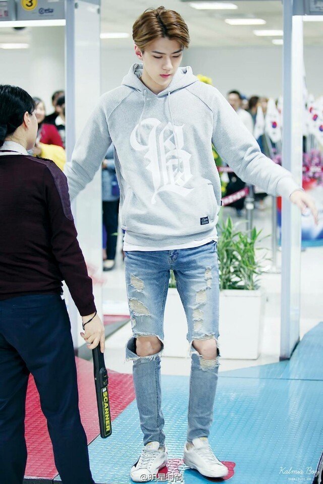 SEHUN私服