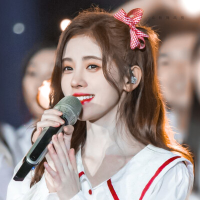 鞠婧祎女头