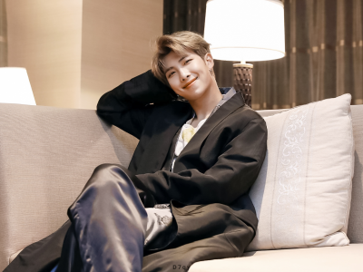 の
You can call me artist
You can call me idol
防弹少年团
二传标明D7qy