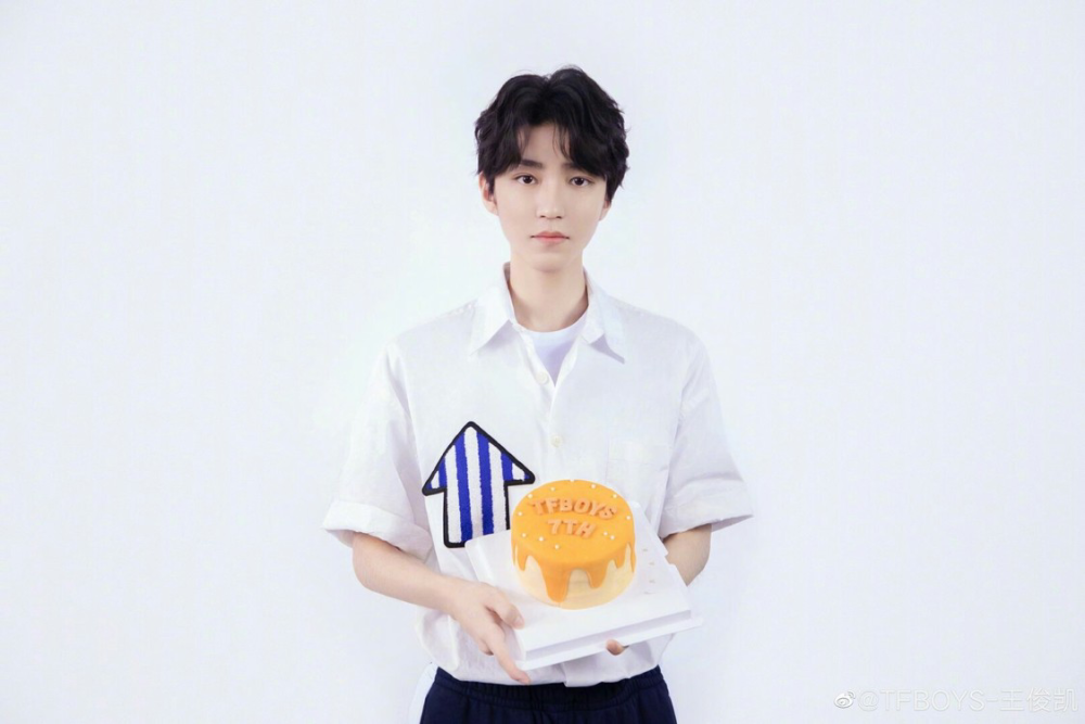 TFBOYS王俊凯我想对你说：喜欢你七年你是一位很有担当的队长，我有时经常会在网上看见你走在前面都在关心后面弟弟们有没有跟上担心弟弟们的安全，王俊凯我喜欢你，我保证一辈子陪你和TFBOYS走完娱乐圈。咱们一起加油。
TFBOYS王源我想对你说：你是一位很可爱的男孩哈哈哈哈我想告诉你你真的很刚很帅很酷很优秀。但是我希望你能好好照顾自己也能提醒自己的大哥和千玺弟弟照顾好自己，照顾好自己的家人经常和家人聚聚，你放心你勇敢往前走我们在后面保护你有什么困难有我们呢放心，王源我喜欢你。咱们一起加油
TFBOYS易烊千玺我想对你说：你跳舞的时候真的很帅，说句悄悄话有的时候看着你跳舞我每天啊啊啊半天，哈哈哈哈哈哈但我也喜欢你在练舞的时候注意一下自己的身体难免会有磕磕碰碰所以要注意安全啊！也要照顾好自己的身体不用害怕自己的错误因为我们都理解。易烊千玺我喜欢你。咱们一起加油！
TFBOYS加油！TFBOYS最棒！TFBOYS最优秀。
澄海不会暗 我啵不会散
七周年快乐！TFBOYS七周年快乐