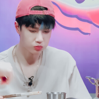 王一博·“奶膘真好看”
二传注明原处江亦，禁二改❌