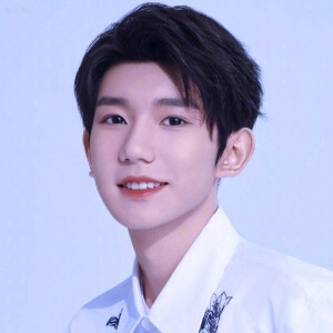 TFBOYS/王俊凯/王源/易烊千玺//头像
日光旅行.

七周年快乐！