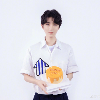 TFBOYS 七周年快乐！给他们一片橙海