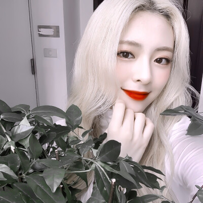 申有娜/©dt梦羽