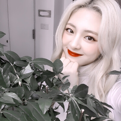 申有娜/©dt梦羽