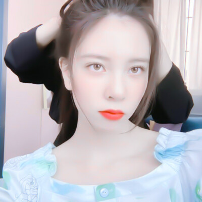 _
"夏は今日で終わりました."
· 宋 妍 霏 ·