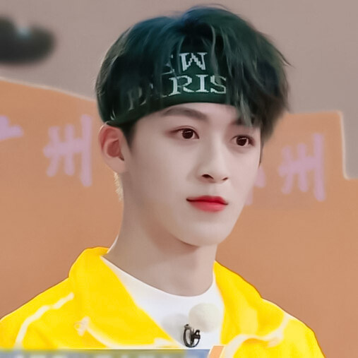 何洛洛
©许漾漾