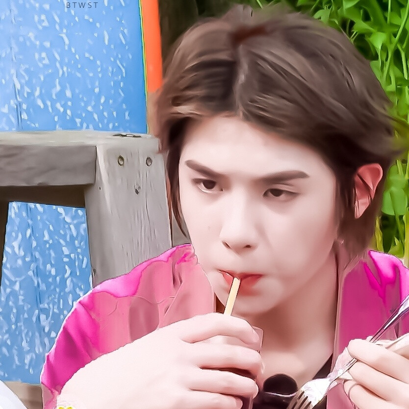 黄明昊Justin/头像