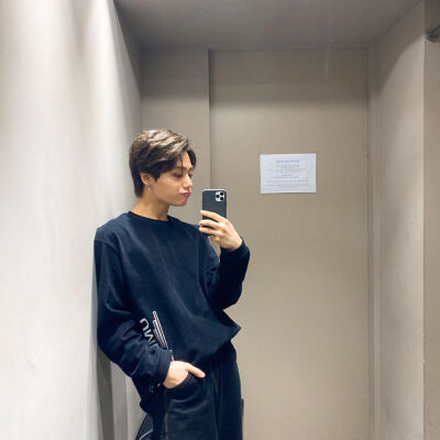 ONEUS 吕焕雄/HWAN WOONG
cr.official_oneus