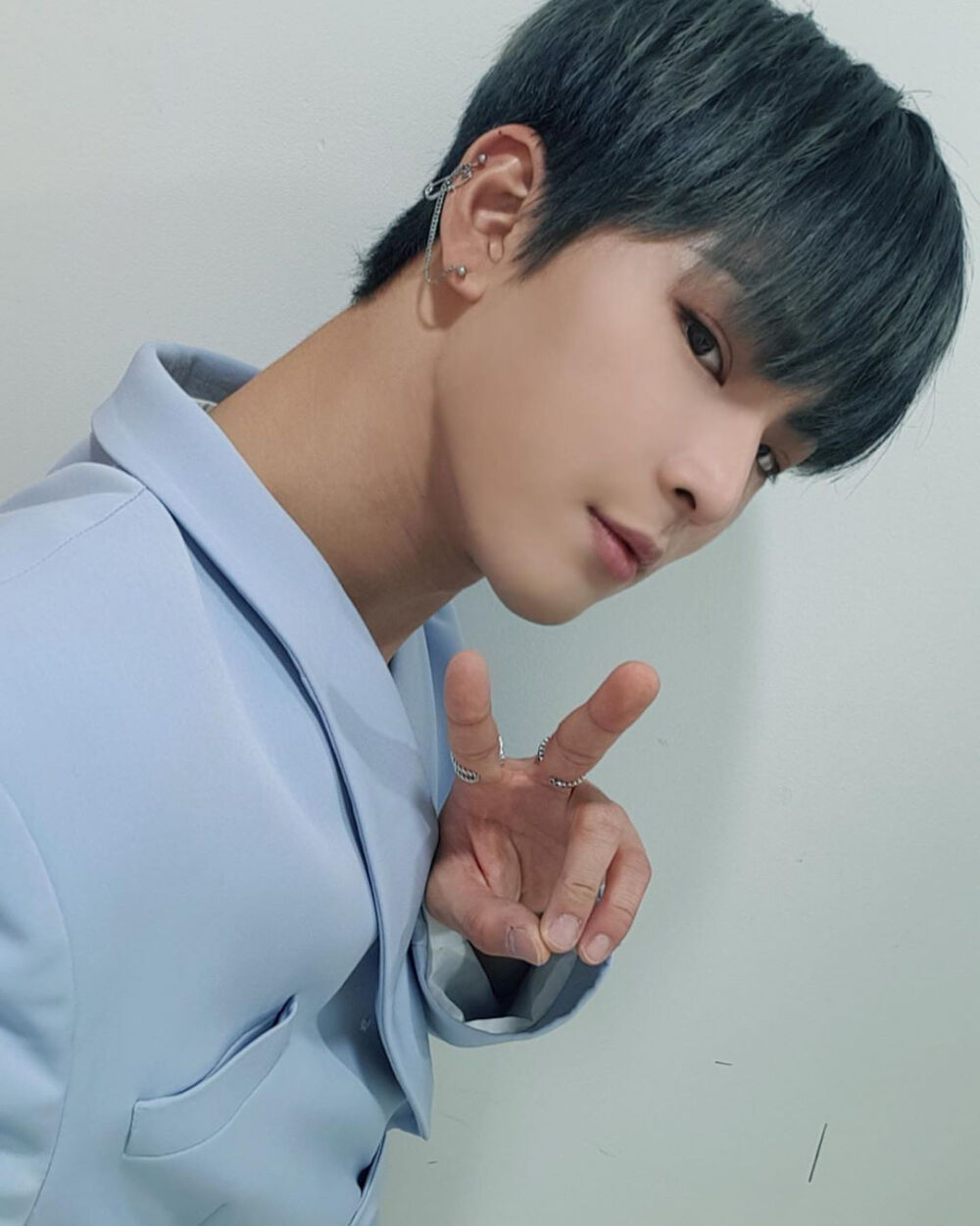 ONEUS 金建学/LEE DO
cr.official_oneus