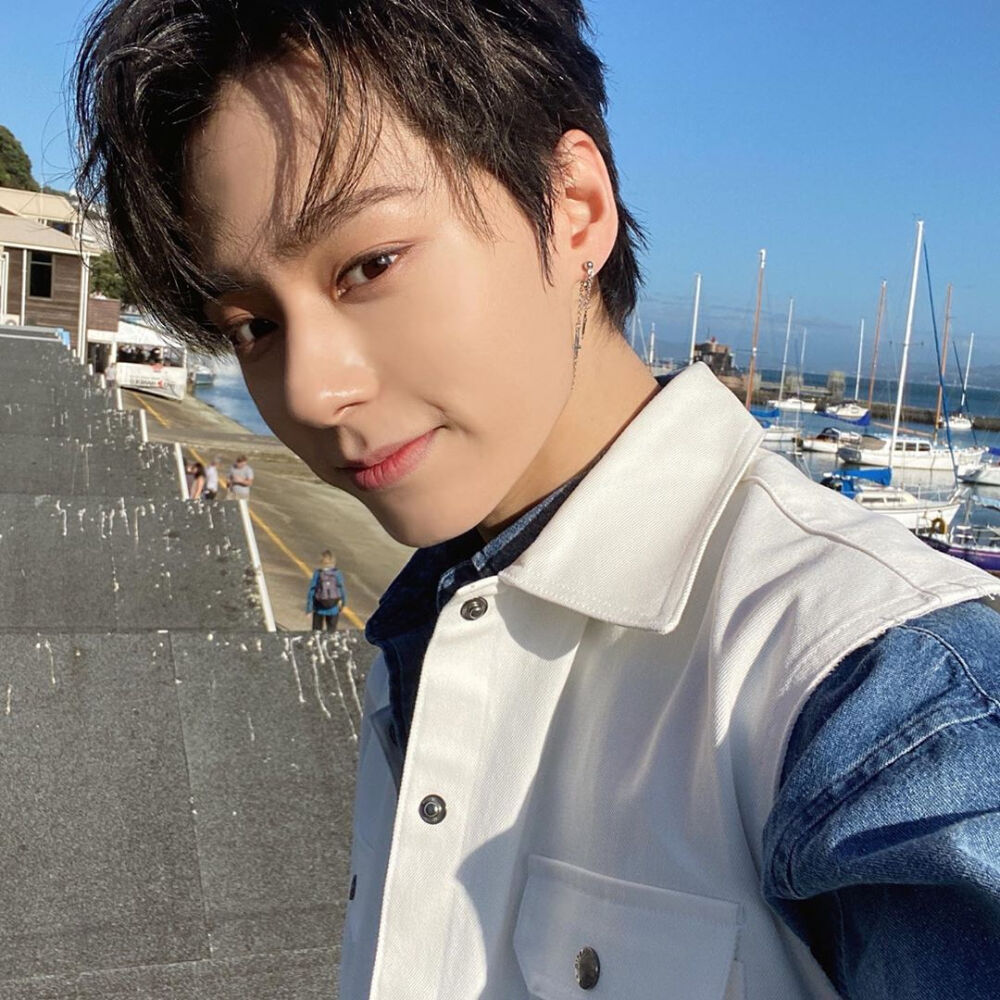 ONEUS 吕焕雄/HWAN WOONG
cr.official_oneus