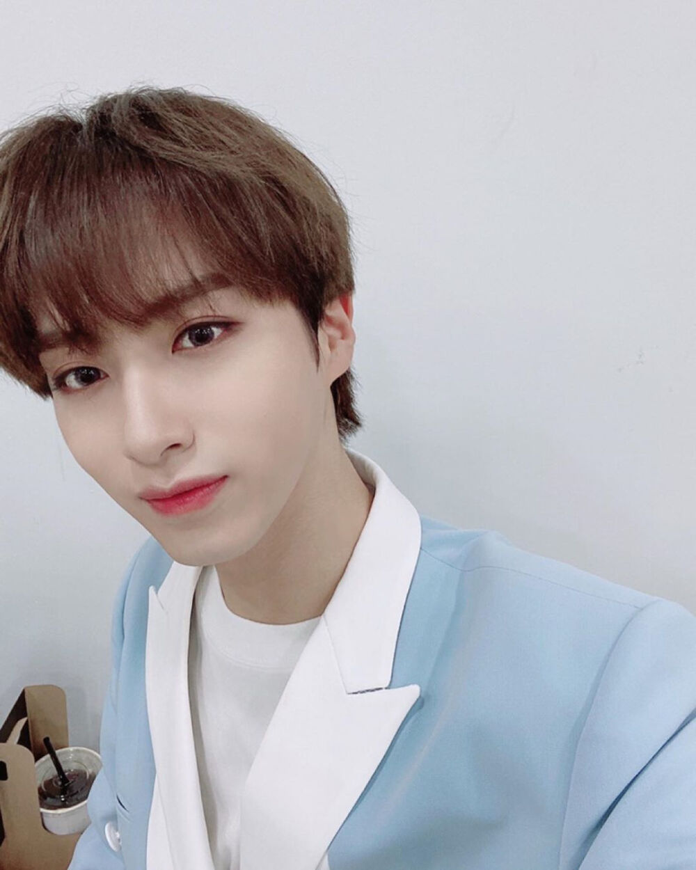 ONEUS 孙东柱/XION
cr.official_oneus