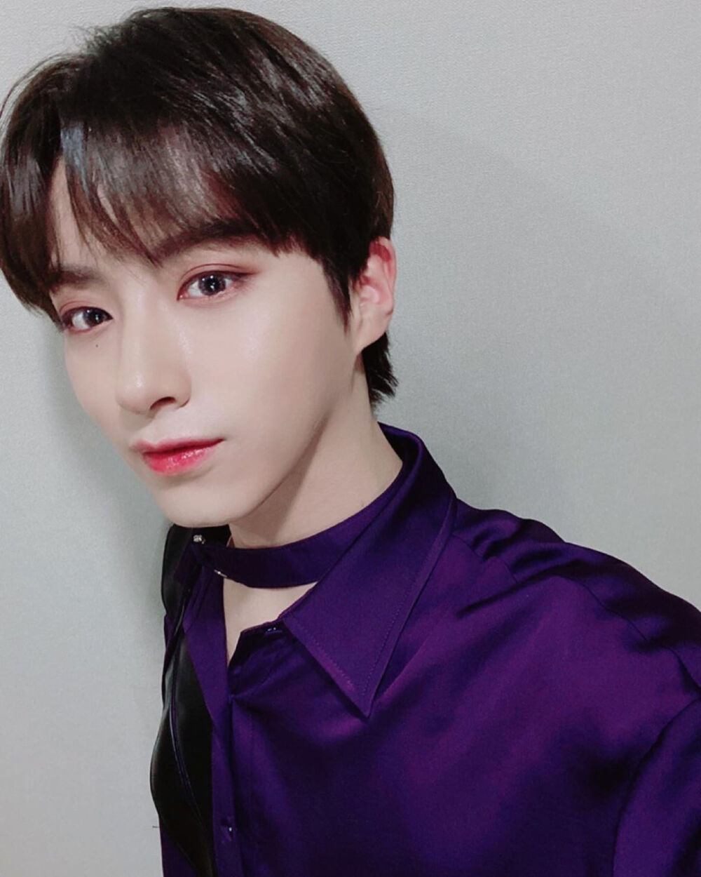 ONEUS 孙东柱/XION
cr.official_oneus