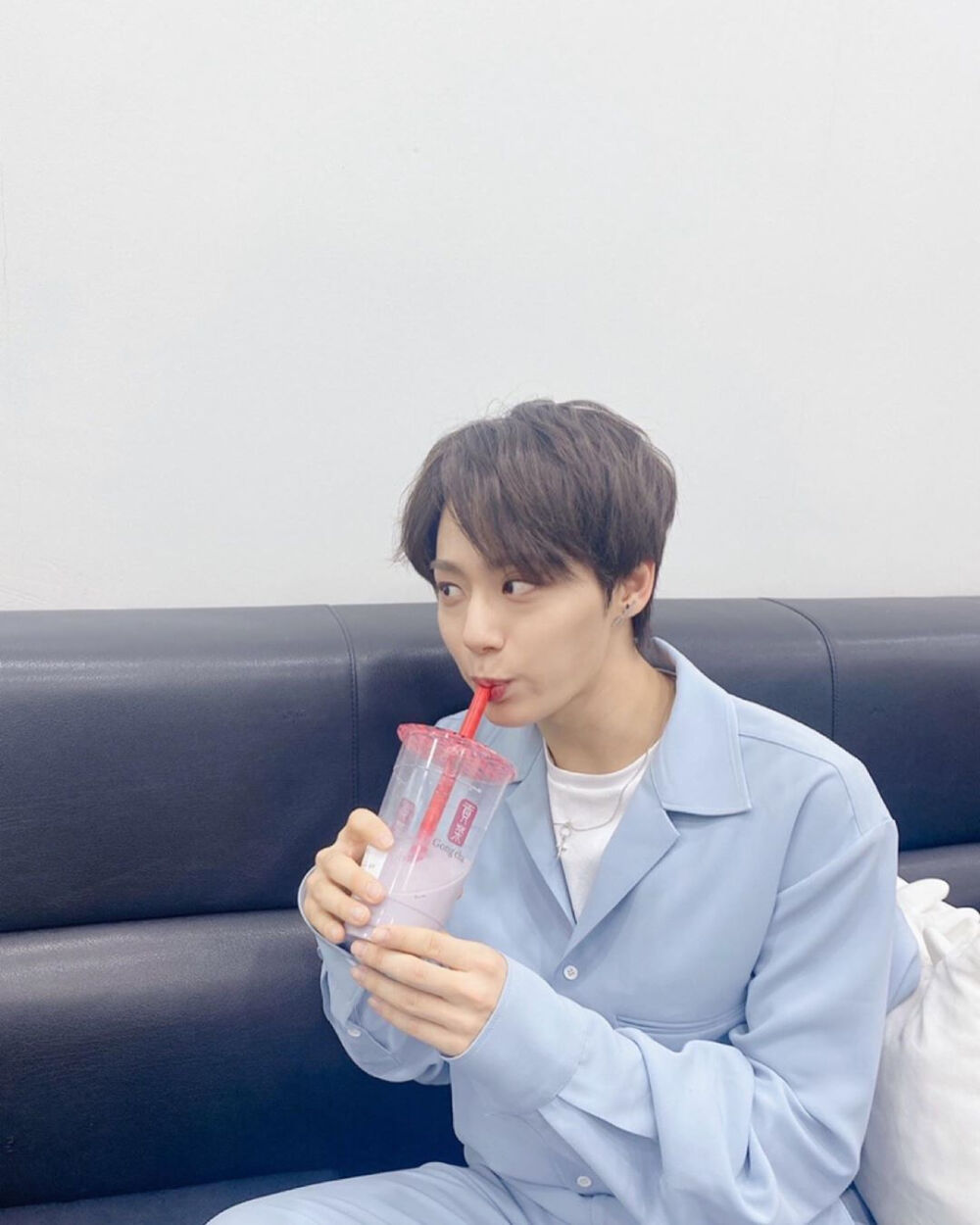 ONEUS 吕焕雄/HWAN WOONG
cr.official_oneus