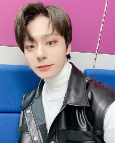 ONEUS 吕焕雄/HWAN WOONG
cr.official_oneus