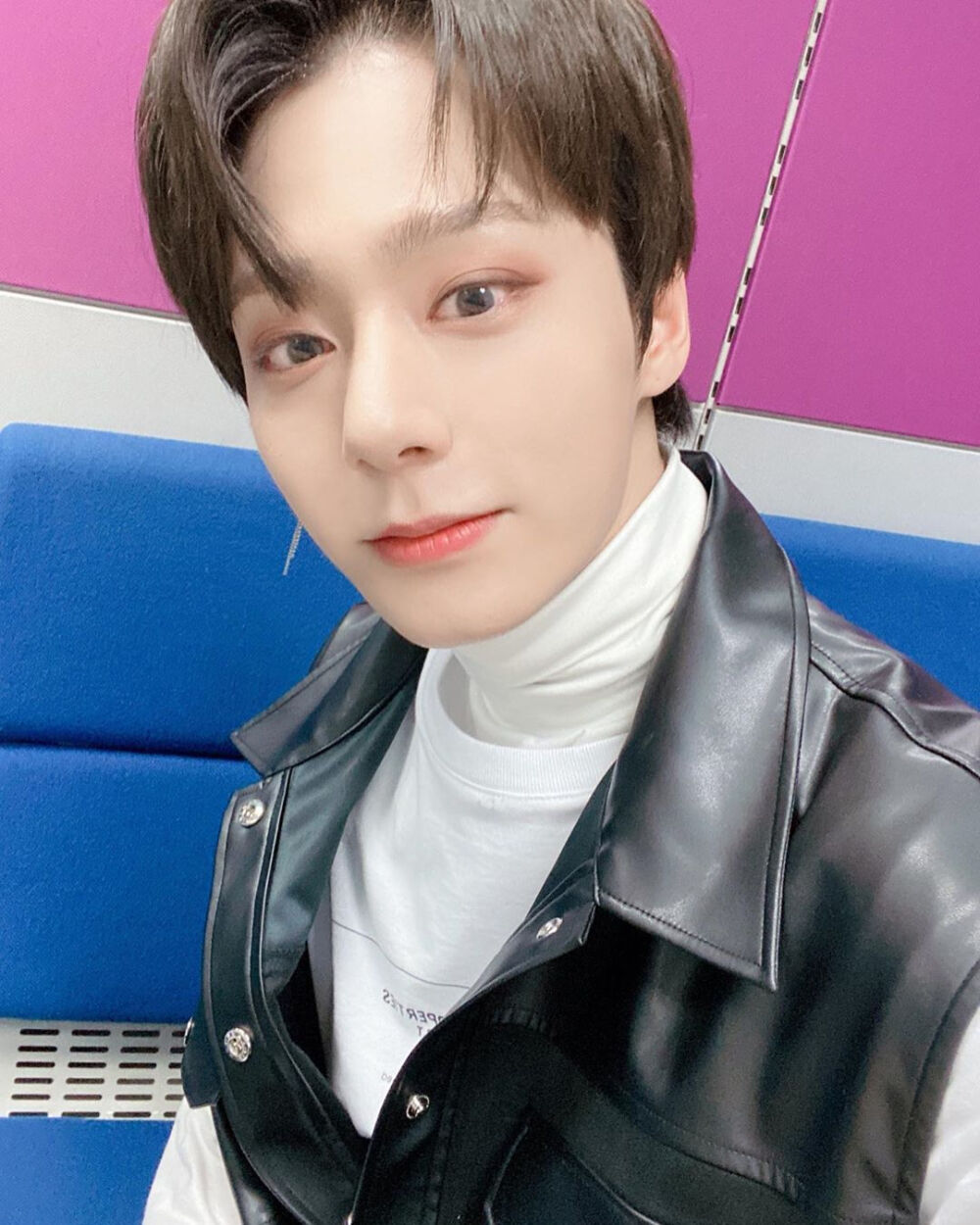 ONEUS 吕焕雄/HWAN WOONG
cr.official_oneus