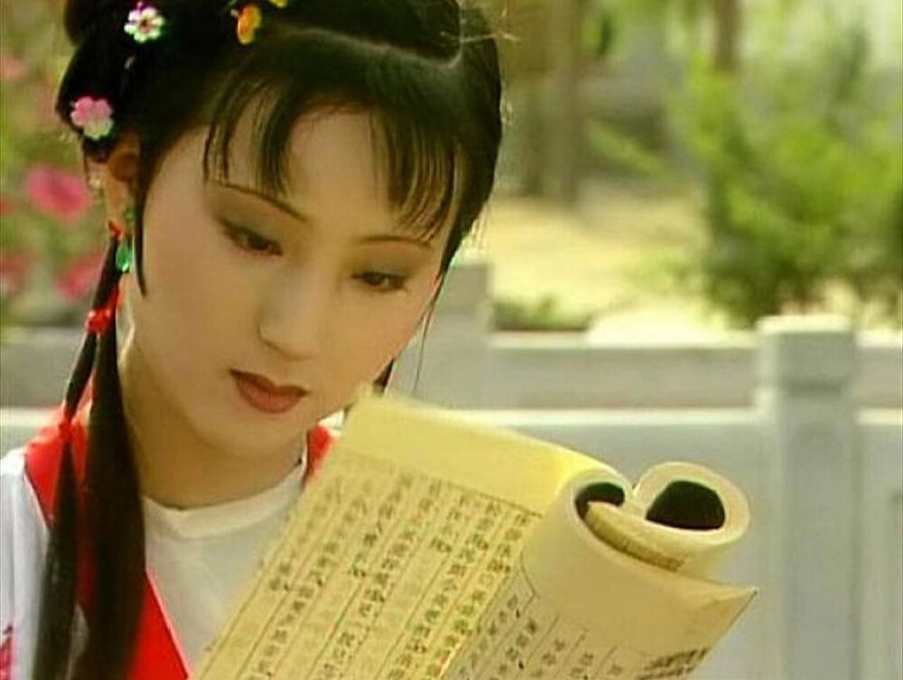 16,1987年央視版電視劇《紅樓夢》:陳曉旭飾林黛玉.