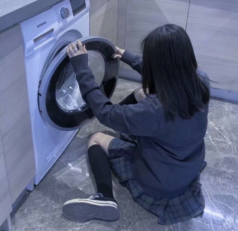 女头
这里江念九