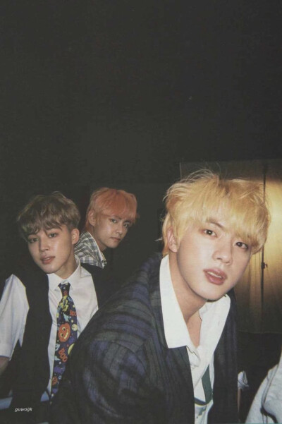 防弹少年团
BTS