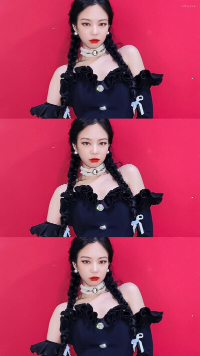 JENNIE妮好辣
cr：初恋桃酥