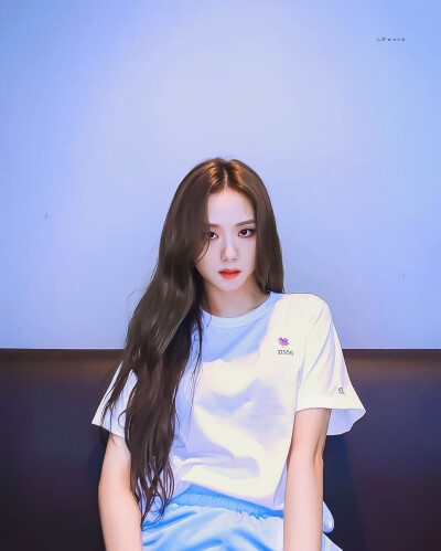 kimjisoo
cr：初恋桃酥