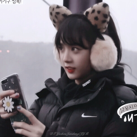 “老公呀jisoo给你拍照啦！
二传注明dt渝州俊生or蒋以陌
原截顾良夜
BLACKPINK金智秀jisoo女艺人女爱豆头像闺蜜cp情侣