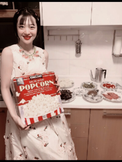 
▹ Sulli's new year's party
