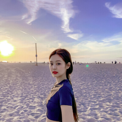 可可爱爱没有脑袋，煎妮。(*˘︶˘*).。.:*♡