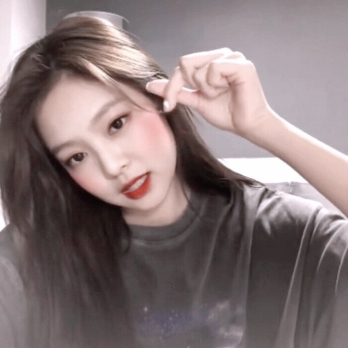 "JENNIE
"听山河把春风酿成千言万语吹过故人旧里.
"©Qimpression
"原:灾雾