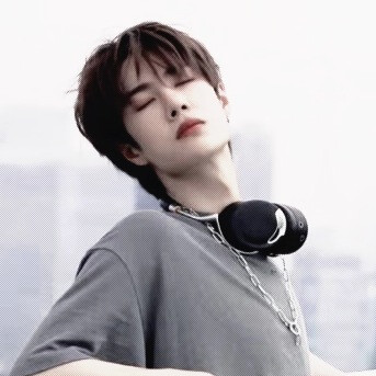 王一博·
二传注明原处江亦，禁二改❌