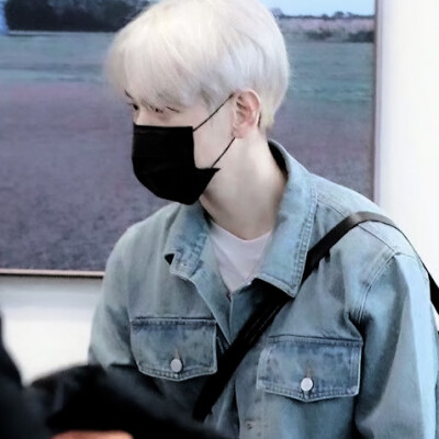 小指勾小指，这是地下恋情。