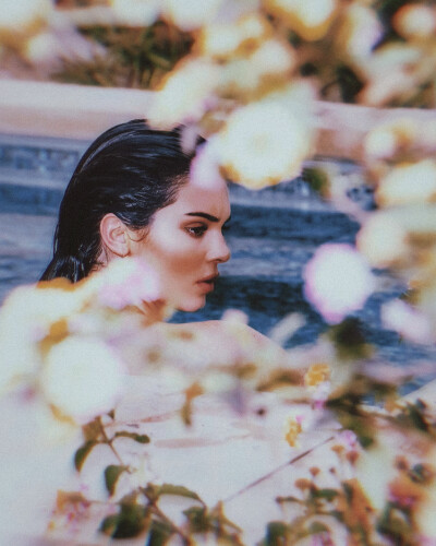 Kendall Jenner ​​.
cp from
微博 珍妮和塔.