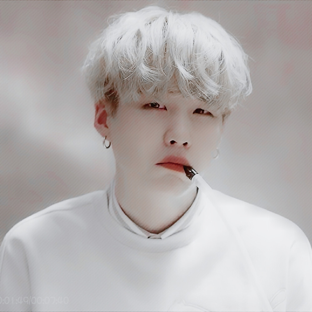 Ban_V su
方亦塔
【猫猫委屈 呜呜呜】