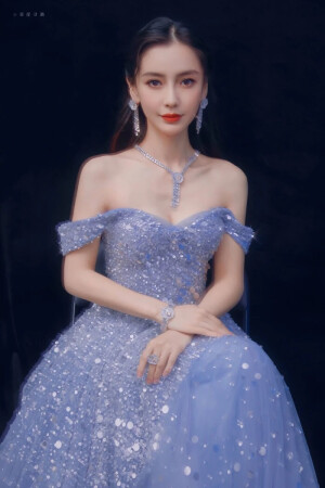 杨颖美图
超级惊艳呀