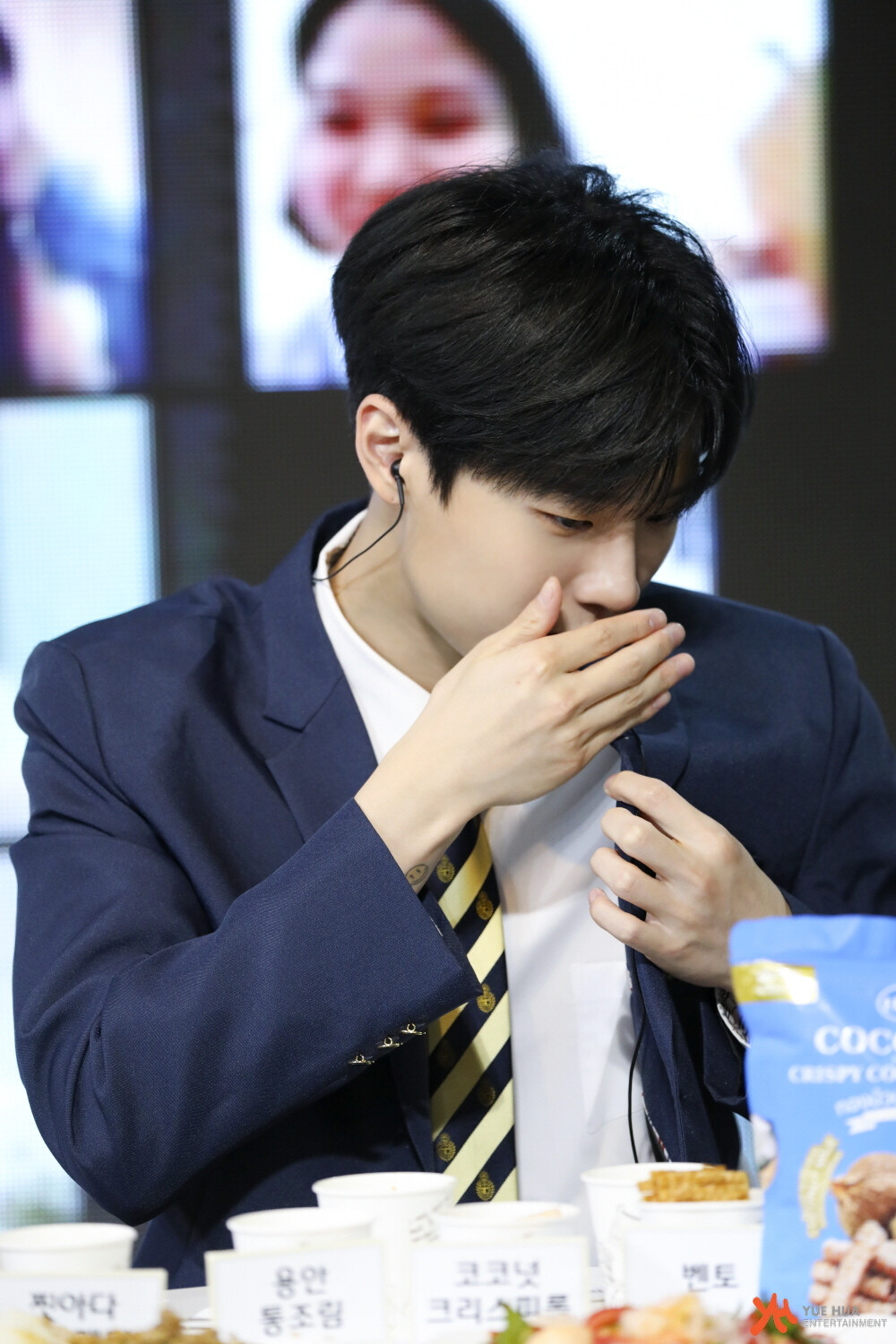 200812 承衍官推更新：
[WOODZ(曹承衍) POST]
WOODZ ONLINE EVENT WITH THAI FAN
幕后花絮❤️