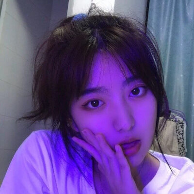 -女头
“我爱你 如鲸向海 似鸟投林 不可避免 退无可退”