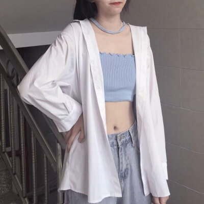 -女头
“我爱你 如鲸向海 似鸟投林 不可避免 退无可退”