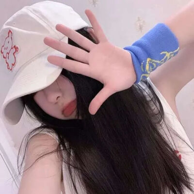 -女头
陪你看日落的人比日落本身更温柔.