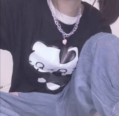 -女头
陪你看日落的人比日落本身更温柔.