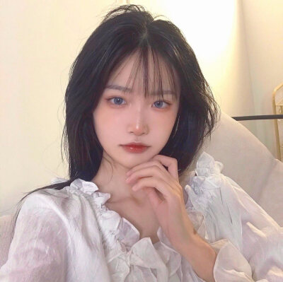 -女头
陪你看日落的人比日落本身更温柔.