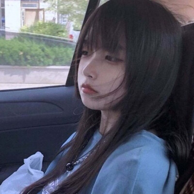 -女头
陪你看日落的人比日落本身更温柔.