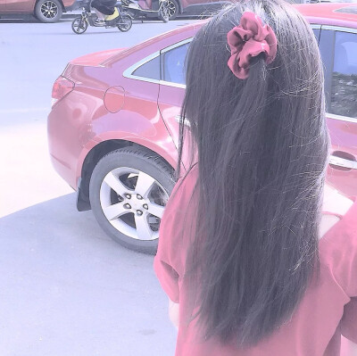 -女头
你从人潮中走来这狂喜避无可避