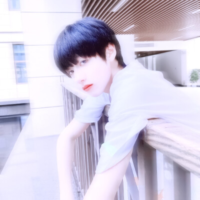 滤镜快点易眠笙
禁二改，二转
抱图dd