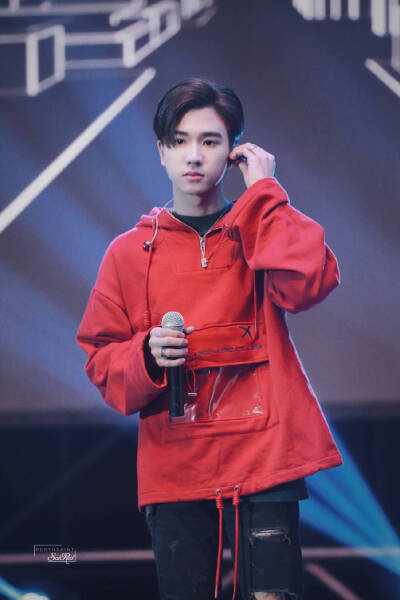 王俊勇黄明明perthsaint
泡芙明明的双向奔赴
20190120LBC成都见面会