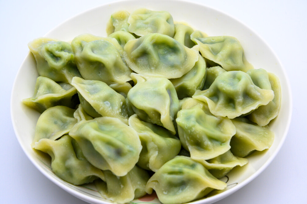 饺子 水饺 煮 熟食 煮饺子 面食 白色瓷盘 白色背景 调料 馅料 肉馅 菜馅 瓷盘 圆形 圆形瓷盘 白色 静物 概念 艺术 食品 中国 排列 特写 团圆饭 饮食 中国菜 美味 主食 春节 年夜饭 摄影 生活方式 中国文化 传统节日 庆典 健康食物 状态 塞满了的 中国元素 饮食文化 传统食物
